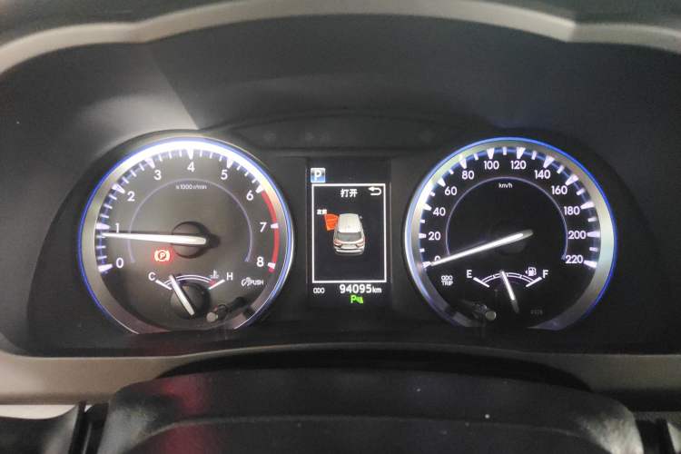 Used Toyota Highlander 2018 2.0T Four-Wheel Drive Luxury Version 7 Seats China VI Standard
