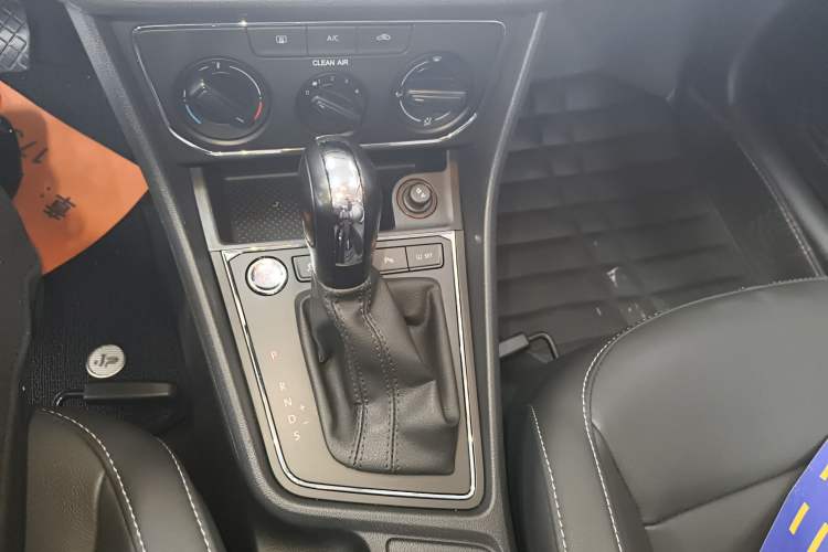 Used Volkswagen Lavida 2017 1.6L Automatic Comfort Edition
