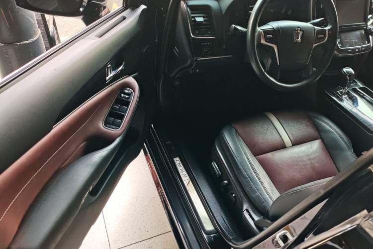 Used Toyota Crown 2017 2.0T Sport Edition
