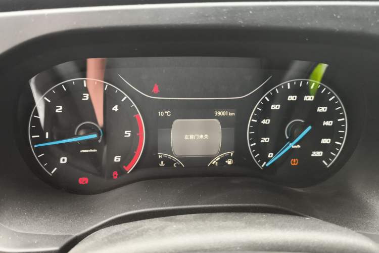 Used JMC Fushun 2023 2.0T Manual Short Wheelbase Low-Roof Commercial Multi-Purpose Passenger Vehicle 6 Seats with Lift-Up Tailgate