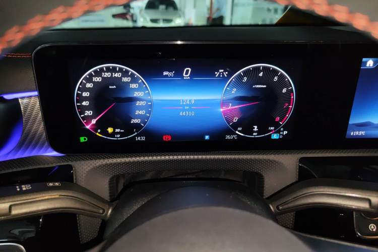 Used Mercedes-Benz A-Class 2022 Revised Version A 200 L Sport Sedan Fashionable Style
