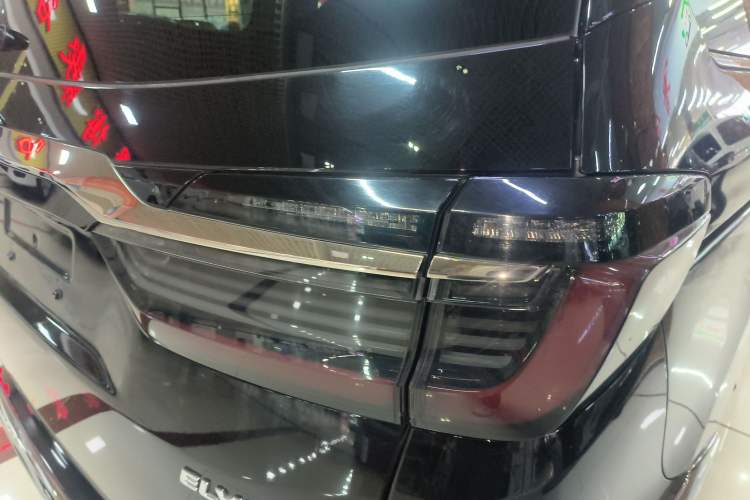 Used Honda Elysion 2022 2.0L eHEV Luxury Edition
