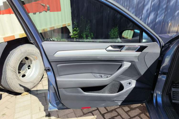 Used Volkswagen Variant 2018 380TSI Two-Wheel Drive Comfort Edition
