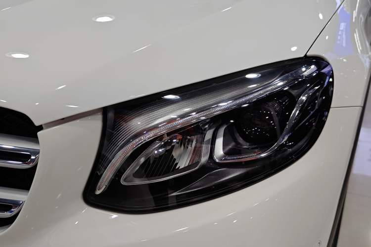 Used Mercedes-Benz GLC 2019 Facelift GLC 260 L 4MATIC Luxury Model
