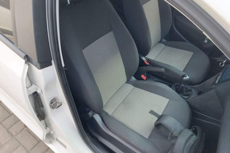 Used Volkswagen Polo 2016 1.4L Manual Fashion Model