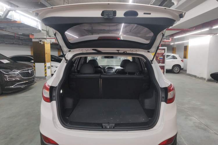 Used Hyundai ix35 2013 2.0L Automatic Two-Wheel Drive Smart GLS China IV Standard
