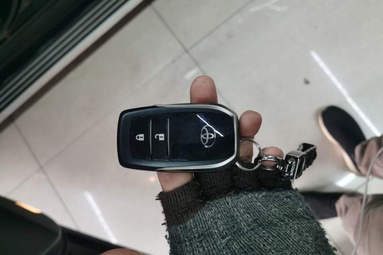 Used Toyota Highlander 2018 2.0T Four-Wheel Drive Luxury Edition 7 Seats China V Emission Standard
