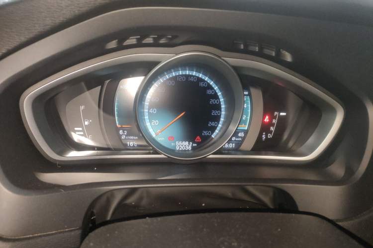 Used Volvo V40 2016 T3 Zhiyi Edition