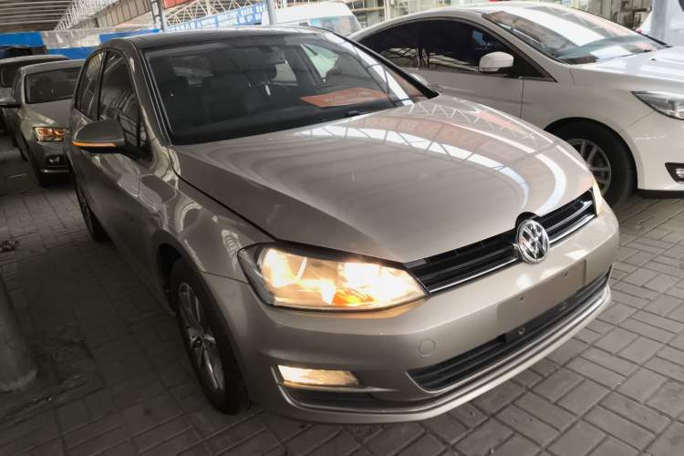 Used Volkswagen Golf 2016 230TSI Automatic Luxury Version
