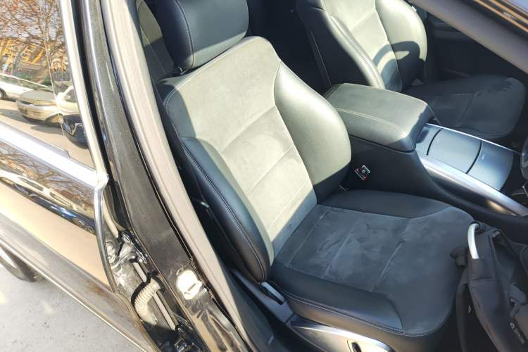 Used Mercedes-Benz R-Class 2014 R 320 4MATIC Business Model
