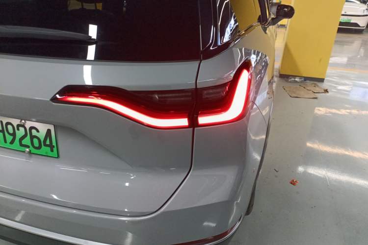 Used Nio ES8 2020 415 km Signature Edition 6-Seater Version
