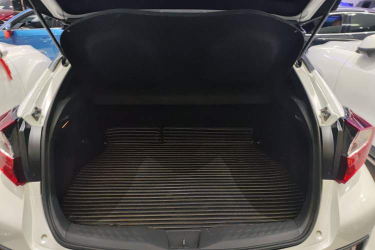 Used Toyota IZOA 2022 2.0L Yixing Version
