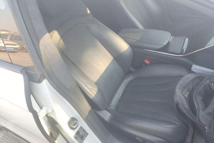 Used  L7 2022 Dynamic Model
