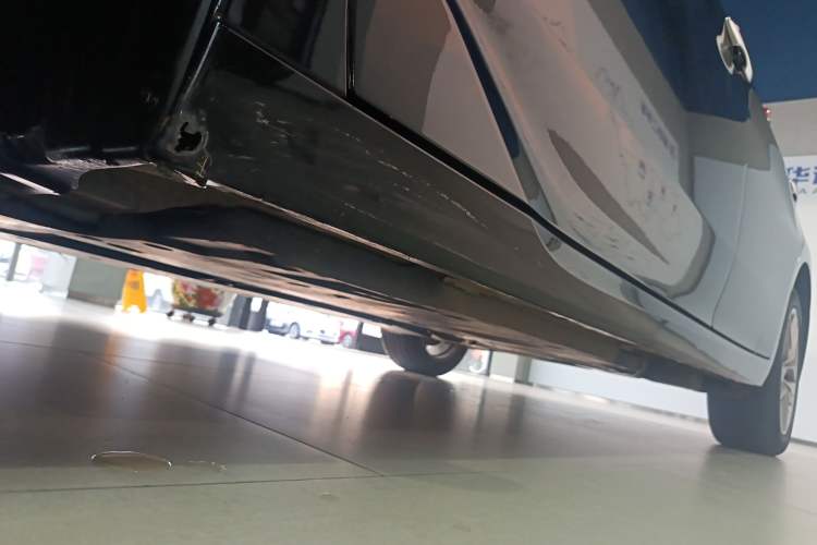 Used Toyota Avalon 2019 Dual-Engine 2.5L Luxury Edition China VI Standard