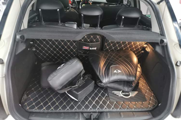 Used  MINI 2015 1.5T COOPER Excitement Five-Door Edition
