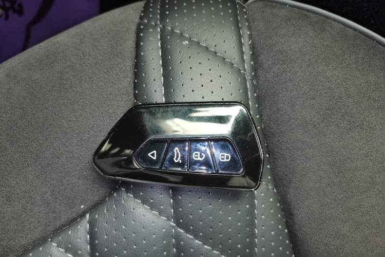 Used Hongqi HS5 2019 2.0T Smart Connect Flagship All-Wheel-Drive Version
