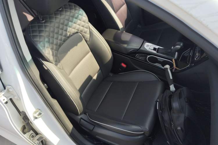 Used Hyundai Tucson 2019 280TGDi Dual-Clutch Two-Wheel Drive Fashion Edition China VI Standard
