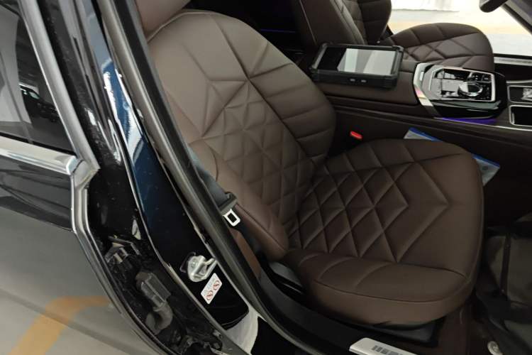 Used BMW 7 Series 2023 735Li M Sport Package