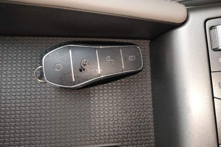 Used BYD Yuan UP 2025 Intelligent Driving Version 401 km Beyond-Range Edition