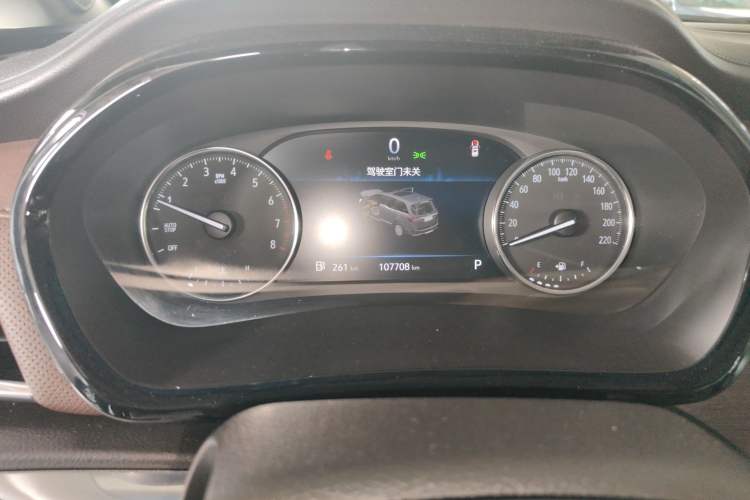 Used Buick GL8 2022 Land Cruiser Executive Class 652T Comfort Model
