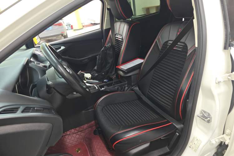 Used Ford Focus 2018 Hatchback Classic 1.6L Automatic Comfort Plus SmartDrive Edition
