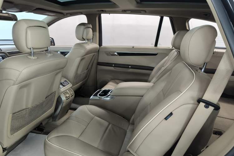 Used Mercedes-Benz R-Class 2014 R 320 4MATIC Luxury Model
