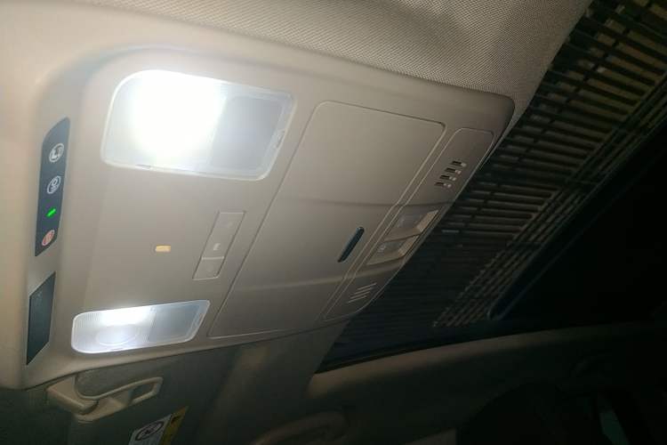 Used Buick Envision 2017 28T Four-Wheel Drive Elite Model
