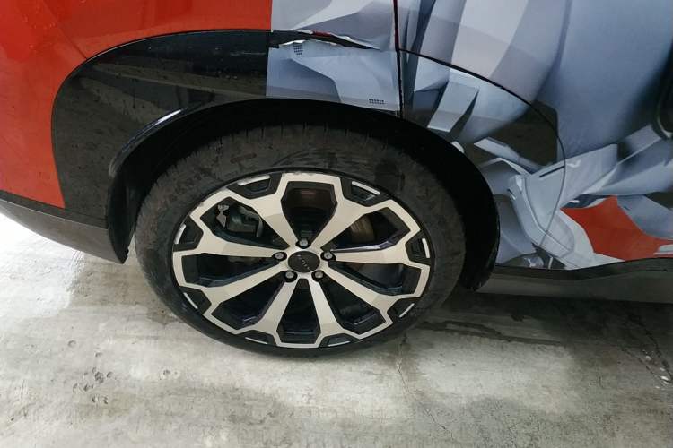 Used AION V 2024 Aion Tyrannosaurus 650 LiDAR Edition
