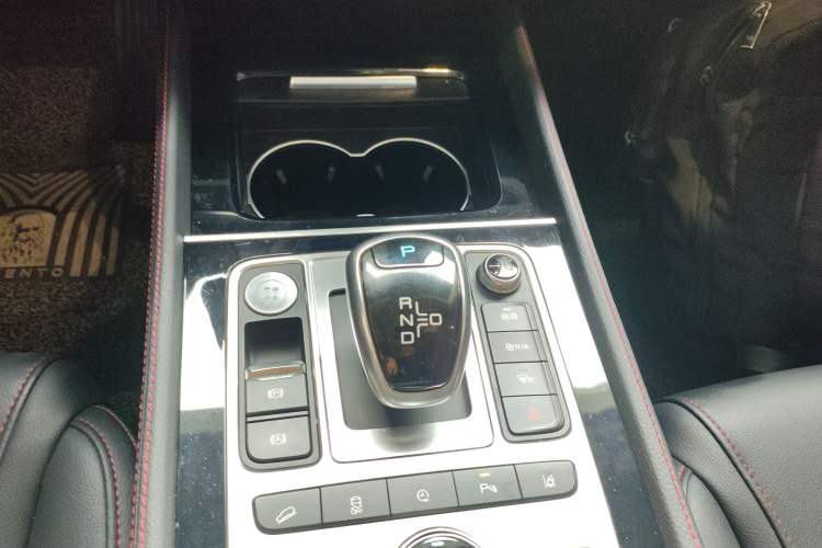 Used BYD Tang New Energy 2018 DM 2.0T All-Wheel Drive Smart Connectivity Luxury Model 7 Seats China V Emission Standard