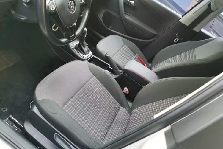 Used Volkswagen Polo 2016 1.6L Automatic Comfort Model