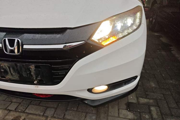 Used Honda Vezel 2017 1.8L CVT Front-Wheel Drive Pioneer Edition