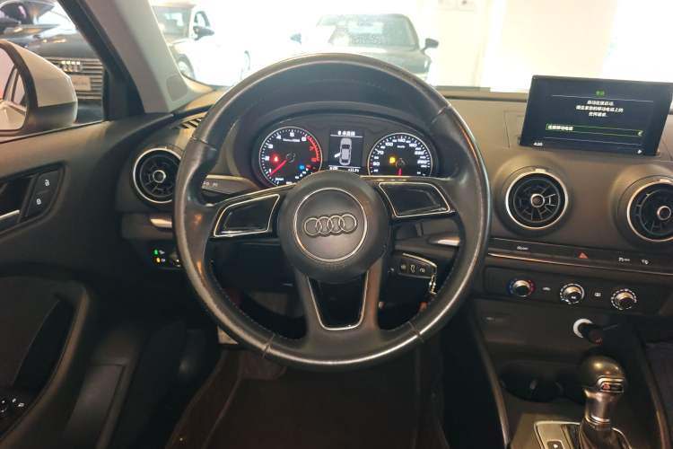 Used Audi A3 2017 Limousine 35 TFSI Ambition Edition
