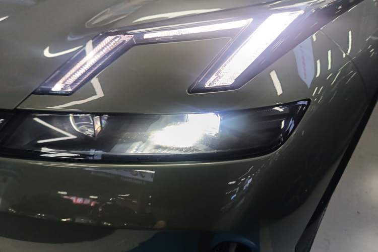 Used Lynk & Co 08 EM-P 2023 220km All-Wheel-Drive Performance Halo
