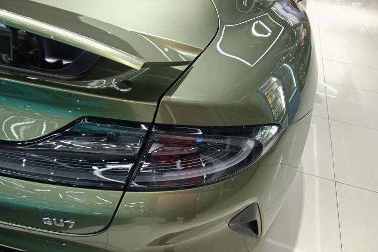 Used  SU7 2024 Rear-Drive Ultra-Long Range Advanced Pro-Level Intelligent Driving Version