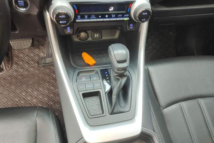 Used Toyota RAV4 2022 2.0L CVT Two-Wheel Drive Fashion Edition
