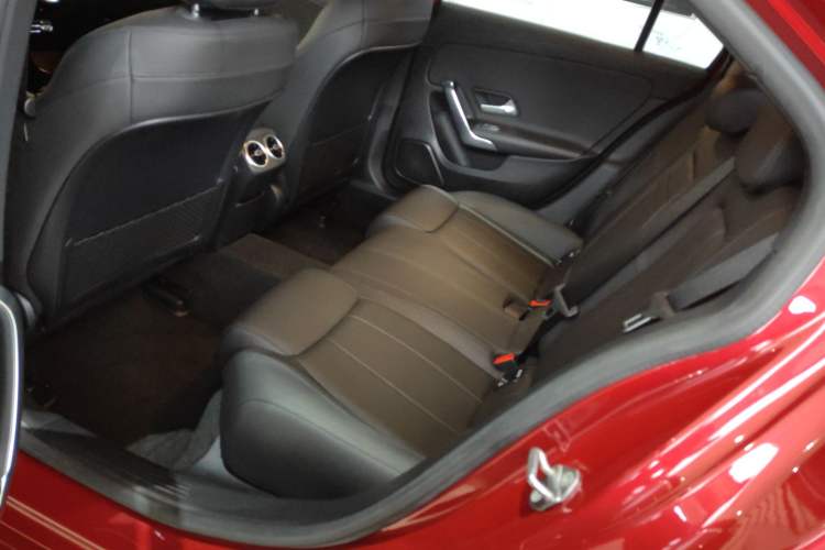 Used Mercedes-Benz A-Class 2020 Facelift A 180 L Sport Sedan Special Configuration
