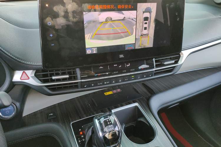 Used Toyota Granvia 2022 2.5L Hybrid Flagship Edition
