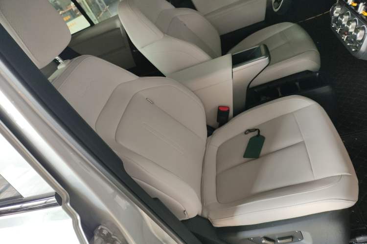 Used  V23 2025 501 Four-Wheel Drive Advanced Version
