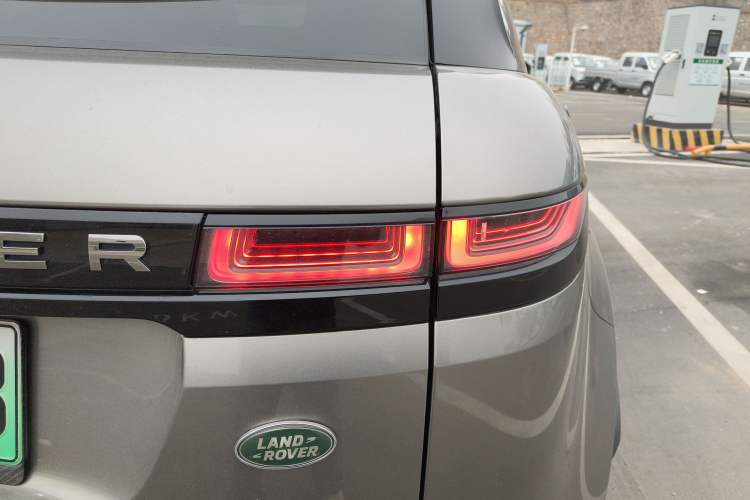 Used Land Rover Range Rover Evoque New Energy 2022 Aurora L P300e Plug-in Hybrid Electric Version
