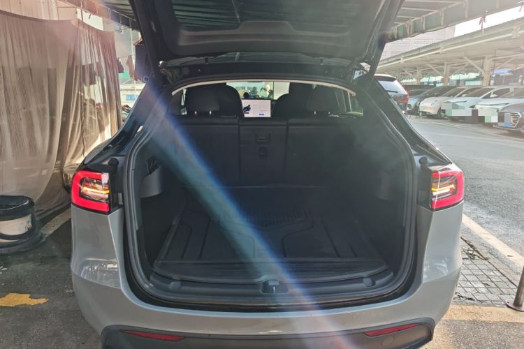 Used Tesla Model Y 2022 Rear-Wheel-Drive Version
