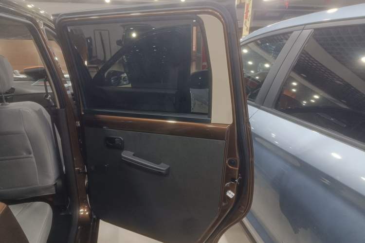 Used Wuling Hongguang 2021 1.5L Revised S Base Version with Electric Power Steering LAR
