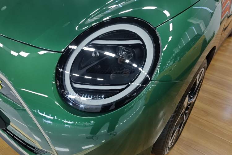 Used  Electric MINI COOPER 2024 452km COOPER SE Artist
