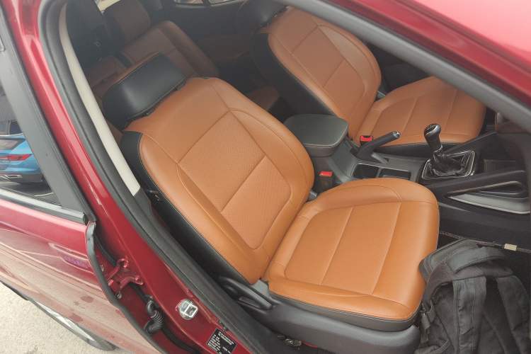 Used Oshan CX70 2016 1.6L manual luxury version