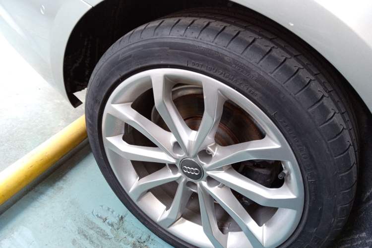 Used Audi A4L 2019 40 TFSI Fashion Version China V