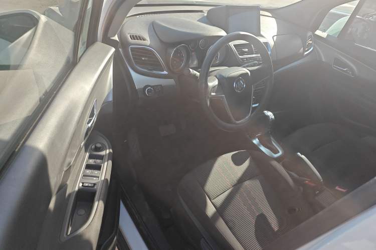 Used Buick Encore 2015 1.4T Automatic Two-Wheel Drive Urban Elite Version