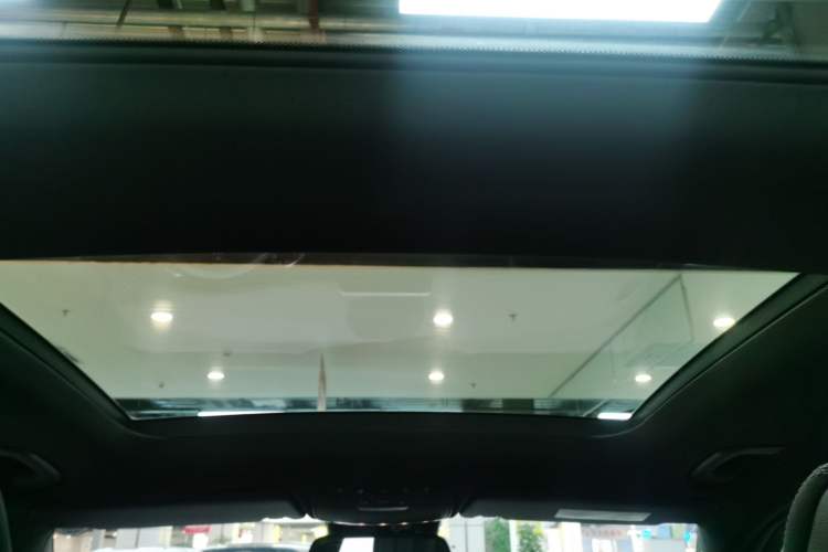 Used Mercedes-Benz GLC 2016 GLC 260 4MATIC Luxury Model