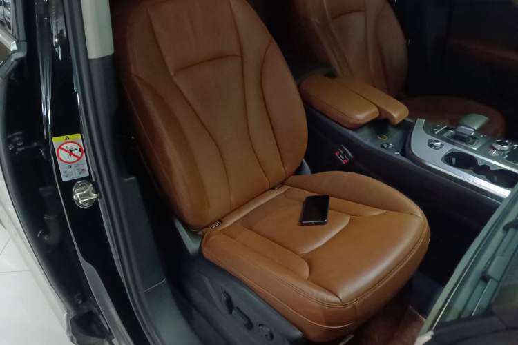 Used Audi Q7 2018 40 TFSI Comfort Model
