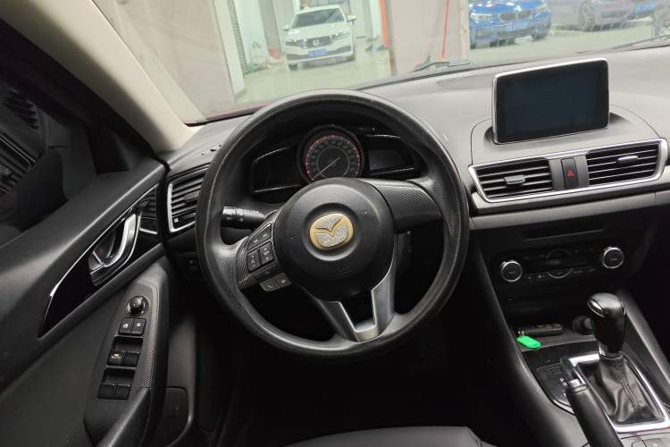 Used Mazda Mazda 3 Axela 2014 Sedan 1.5L Automatic Luxury Model
