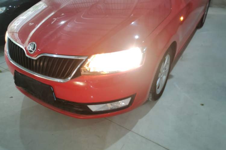 Used Skoda Rapid Spaceback 2014 1.6L Automatic Enjoyment Edition
