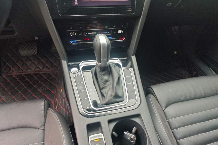 Used Volkswagen Magotan 2020 330TSI DSG Leading Model
